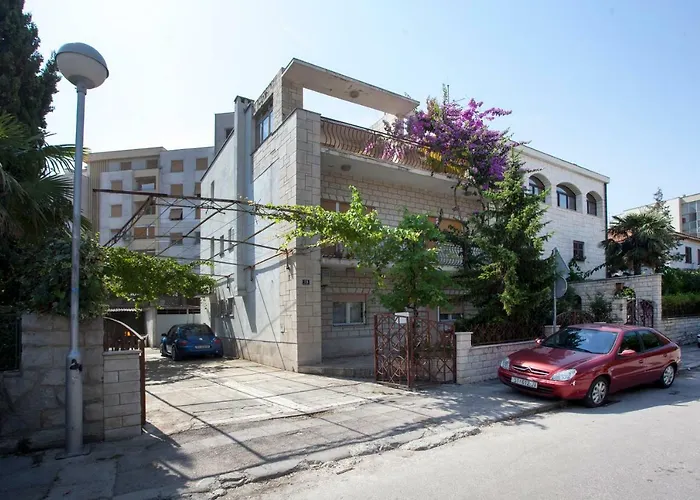 Dolores Appartement *