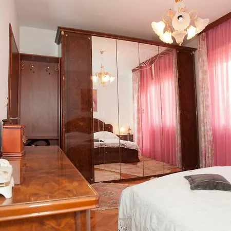 Dolores Appartement *