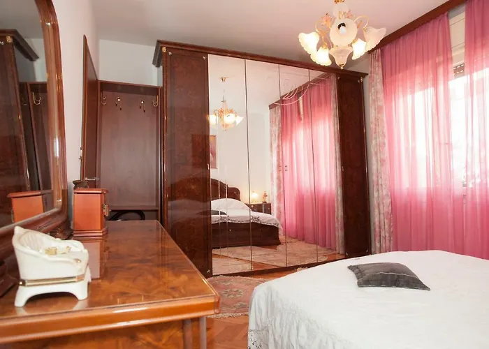 Dolores Apartament *